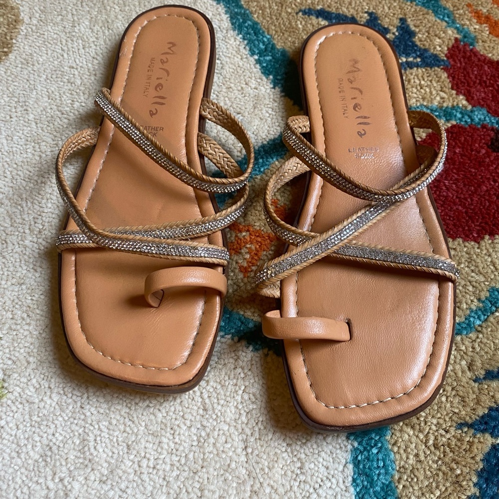 Women’s Sandals  - Tan & Sliver - Size 7.5